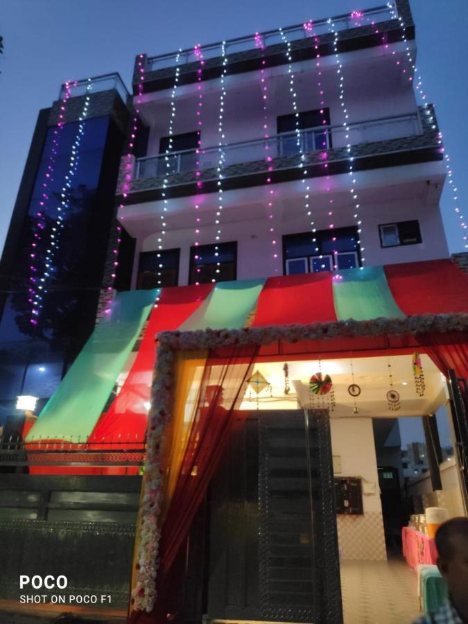 Surabhi Garden Inn 勒克瑙 外观 照片