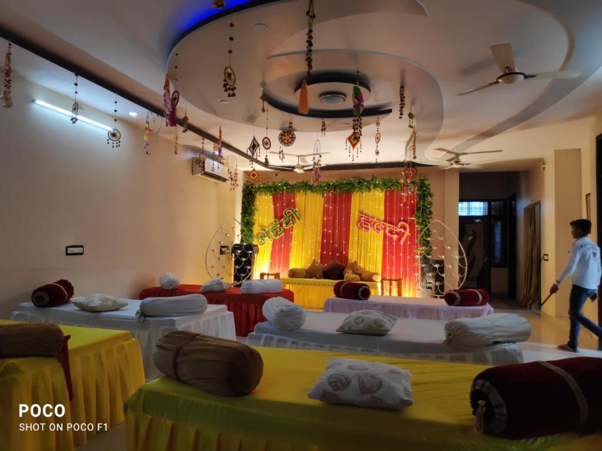 Surabhi Garden Inn 勒克瑙 外观 照片
