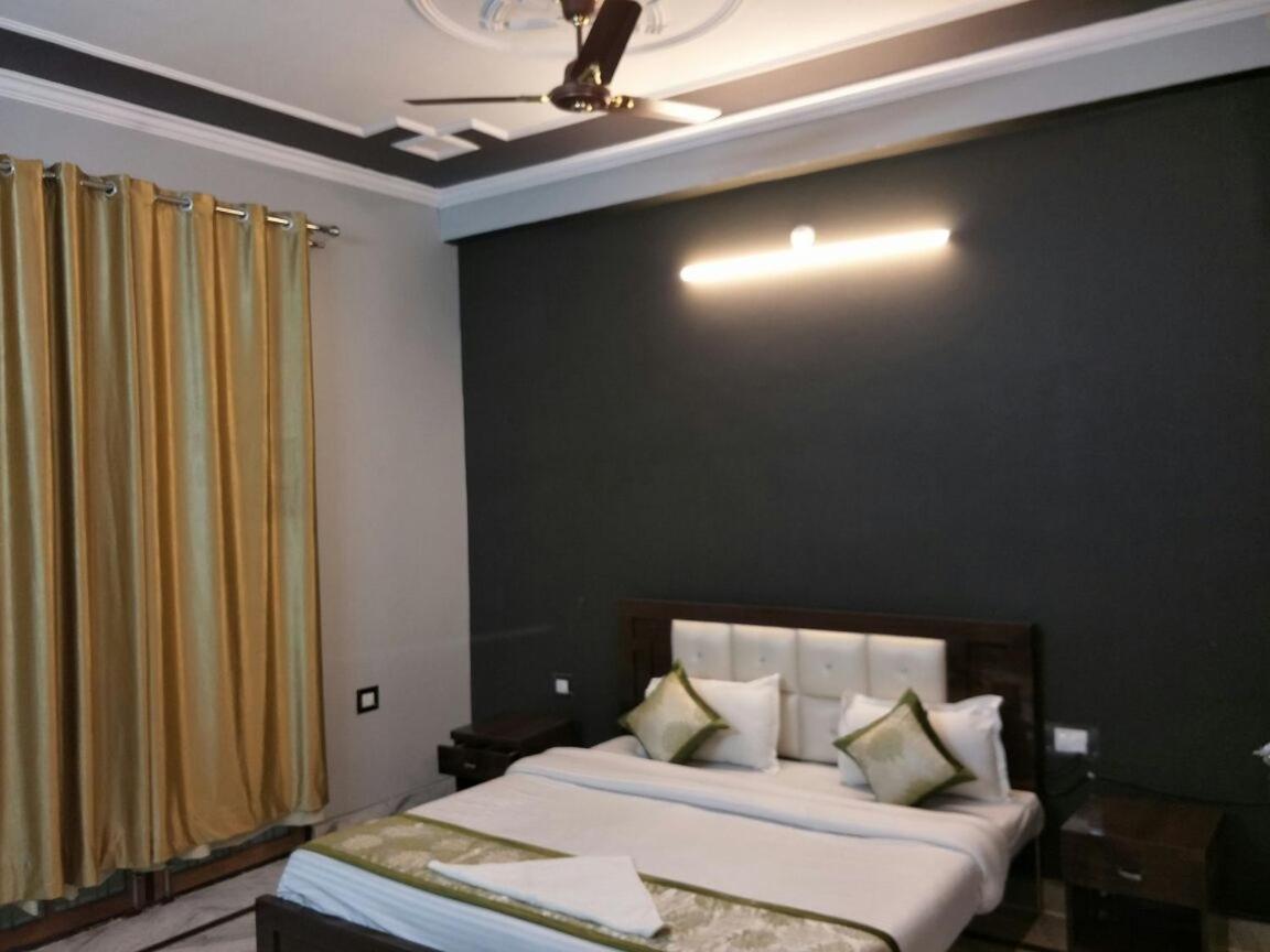 Surabhi Garden Inn 勒克瑙 外观 照片